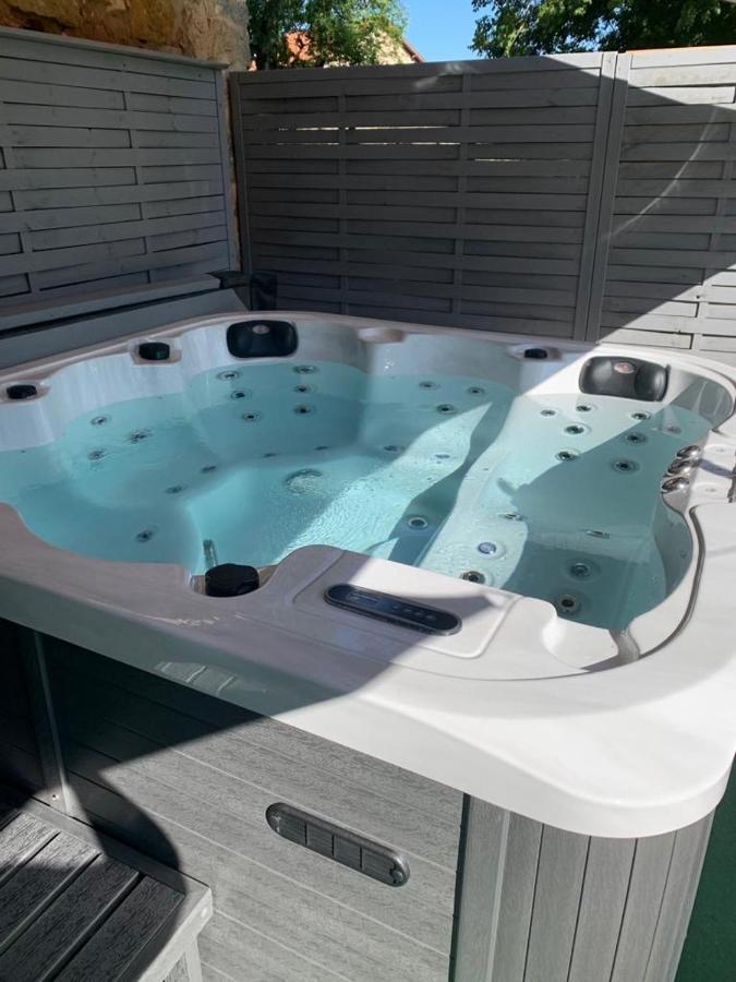 La Biche Au Bois Piscine Chauffee Jacuzzi Villa Cazals  Exterior photo